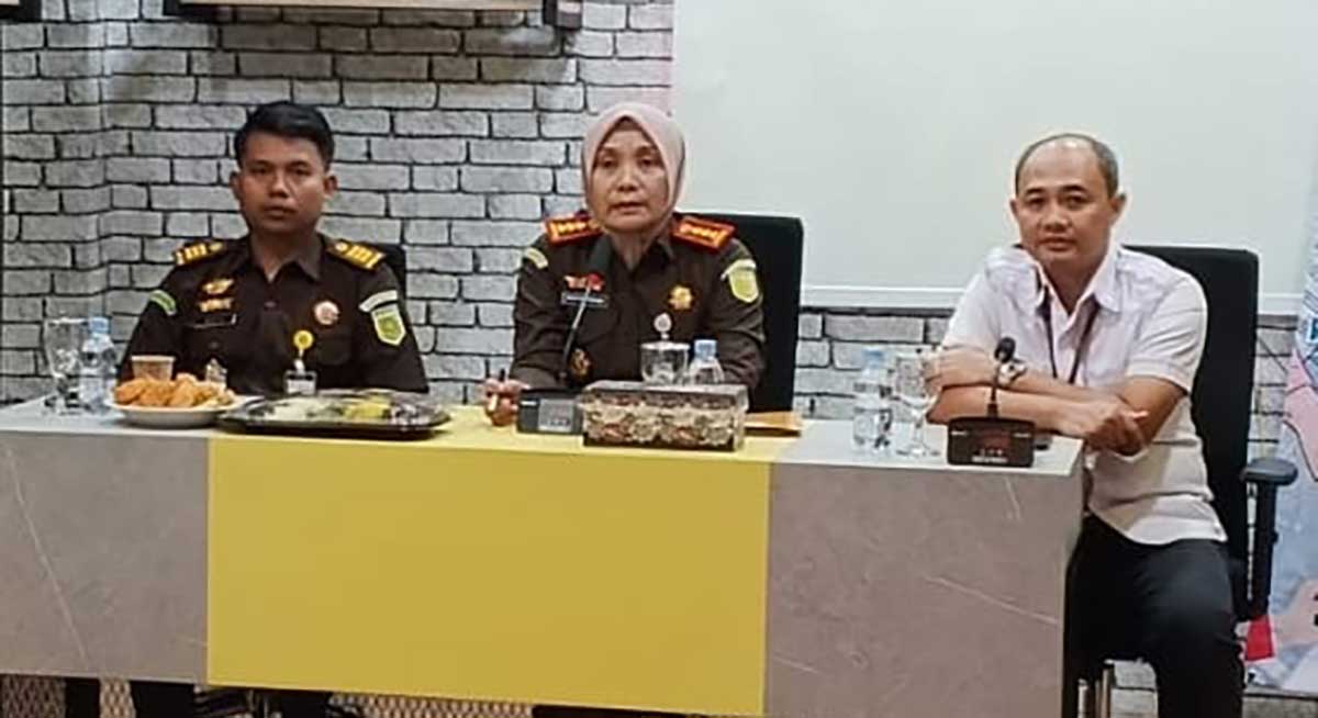 Kajari Kabupaten Kediri, Ismaya Hera Wardanie, saat menyampaikan paparan capaian kinerja selama 2025. Foto: Ist