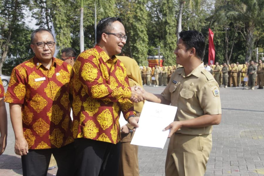 Wabup Gresik Serahkan SK Pengangkatan 562 P3K untuk Berbagai Formasi