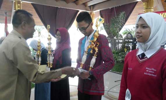 Bakesbangpol Sidoarjo Pupuk Nasionalisme Pelajar Lewat Lomba Lagu Nasional