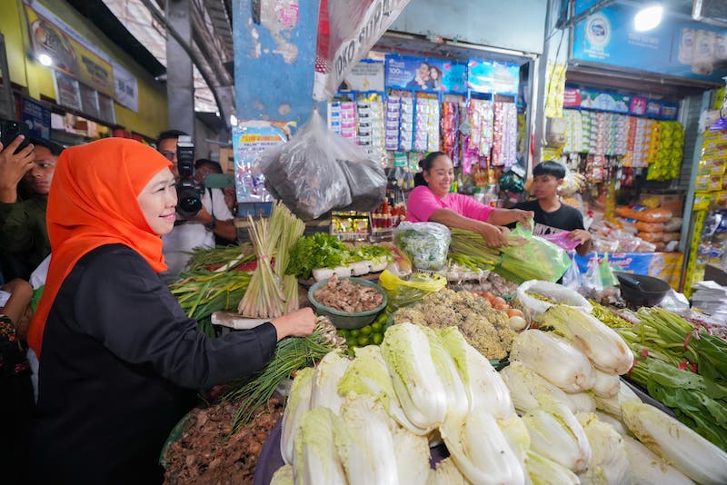 Blusukan di Pasar Sidoharjo Lamongan, Khofifah akan Tutup Kampanye di Jatim Expo