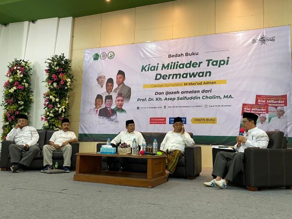 Bedah Buku Kiai Asep di Uninus Bandung, Prof Obsatar Kritik Keras Ada Logo NU dan Bismillah