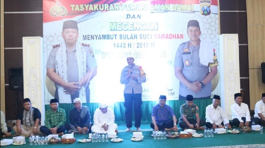 Kegiatan tasyakuran pemilu damai di Mapolres Pacitan.