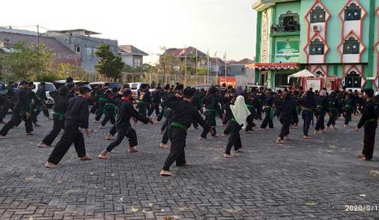Para peserta sertifikasi pelatihan yang digelar PW Pencak Silat NU Pagar Nusa Jawa Timur di Graha Ansor Jatim di Kantor PWNU Jawa Timur, Sabtu-Ahad (12-13/9/2020). foto: bangsaonline.com