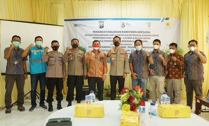 Jajaran PLN dan Polres Tulungagung usai Penandatanganan Komitmen Aset Bersama.