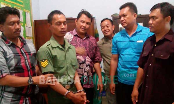 TNI gadungan yang diamankan di Makodim Nganjuk.