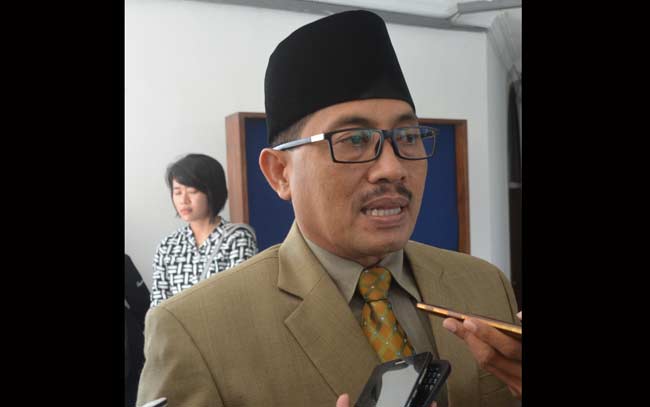 Imron Chudlori, Ketua Komisi D. foto: suwandi/ BANGSAONLINE