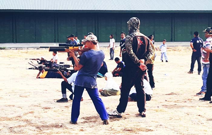 Atlet-atlet binaan Perbakin saat menjalani latihan.