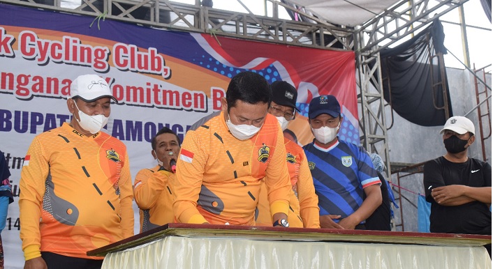 Bupati Lamongan Komitmen Tingkatkan Mutu Pendidikan