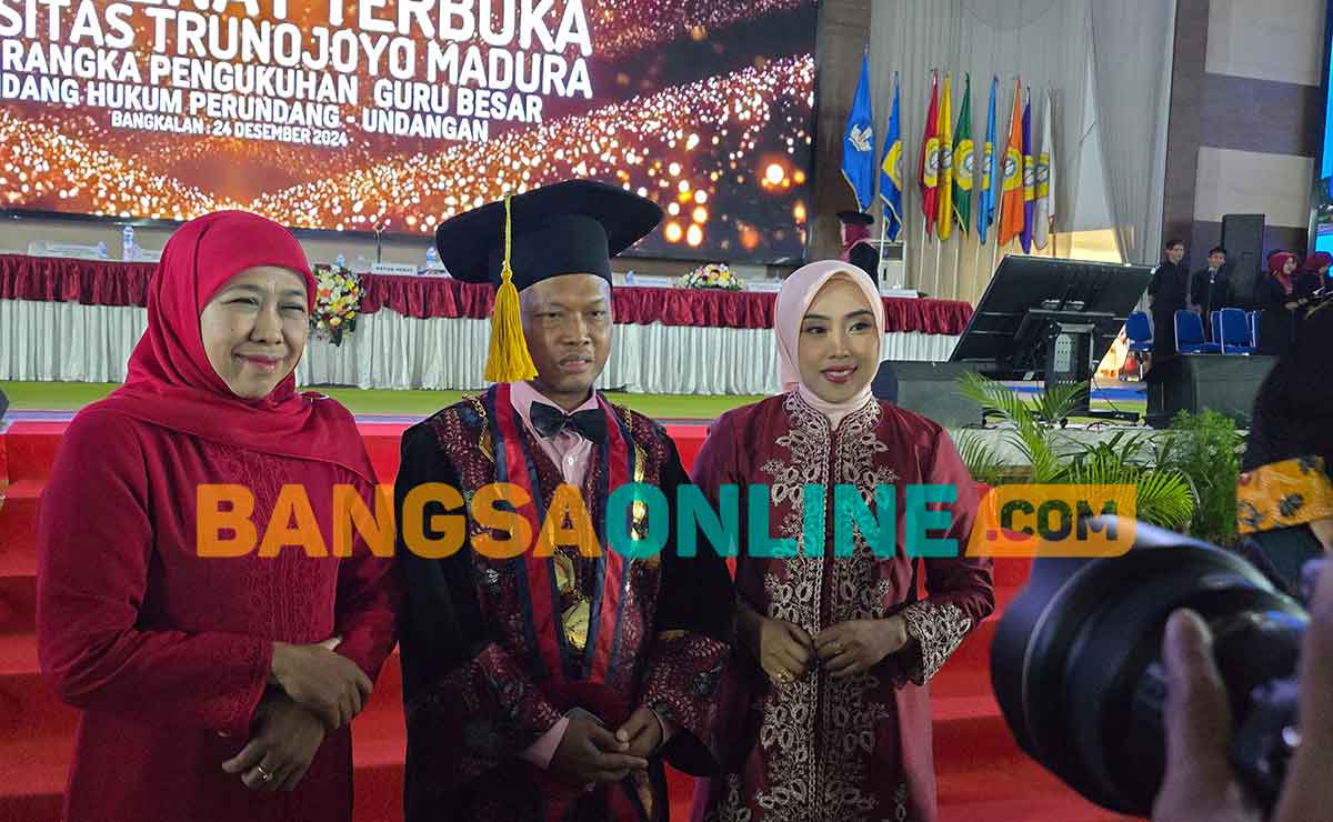 Rapat senat terbuka dengan agenda pengukuhan Prof. Dr. Safi