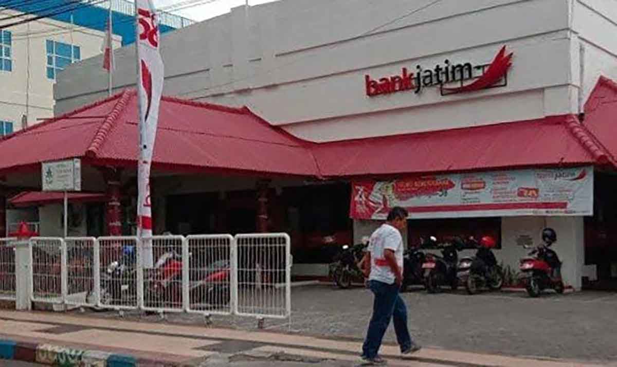 Kantor Bank Jatim di Pamekasan.