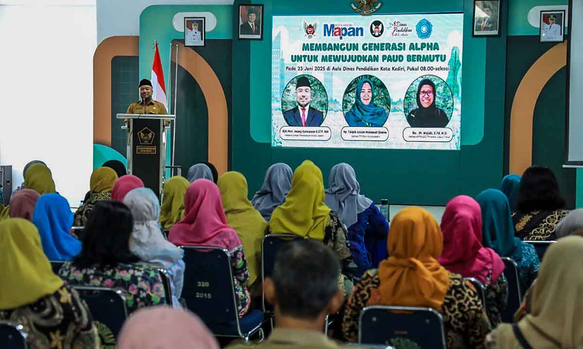 Kepala Dindik Kota Kediri, Moh. Anang Kurniawan, saat memberi sambutan. Foto: Ist