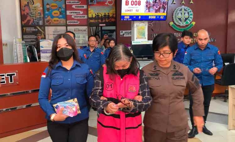 Kejari Kota Malang menetapkan KS (65), warga Klampis, Kota Surabaya, sebagai tersangka dalam perkara dugaan korupsi pemanfaatan aset milik Pemkot Malang.