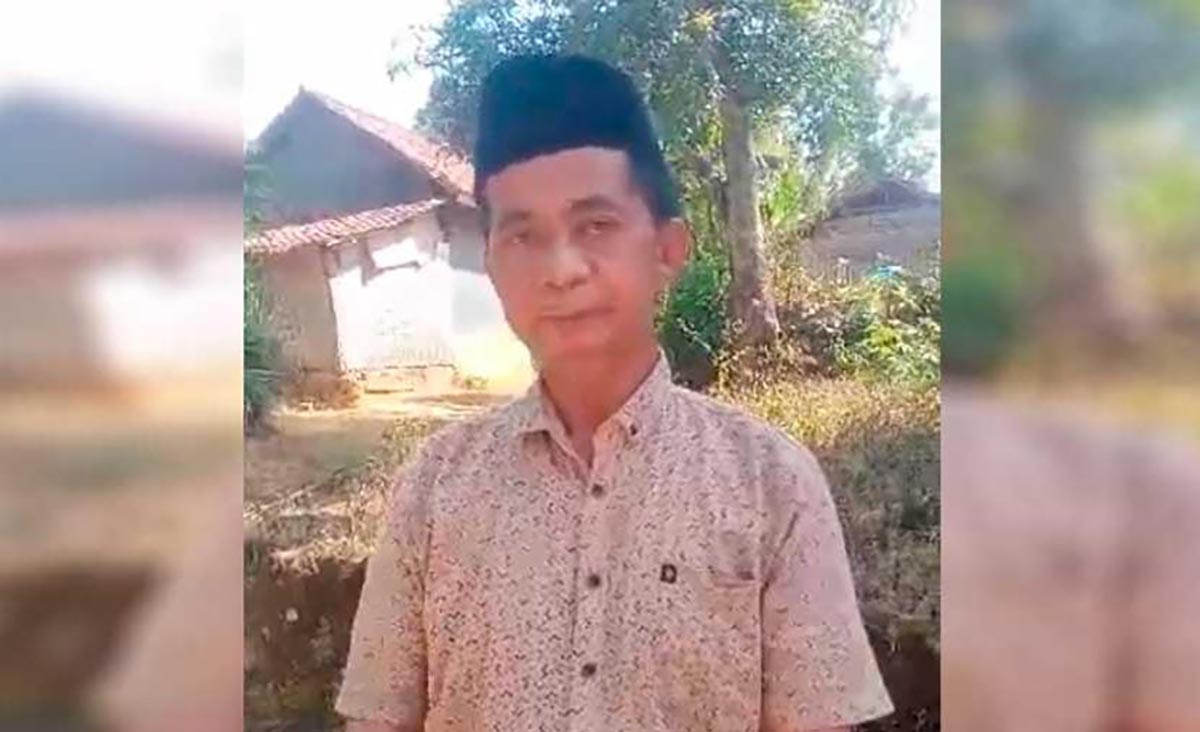 Mohammad Sito, yang anaknya mendapatkan kesempatan beasiswa kuliah di perguruan tinggi ternama di China. 