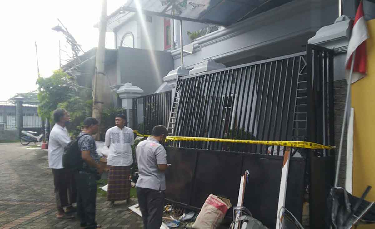 Rumah korban ledakan tabung gas di Jalan Perum Puri Lidah Kulon Indah, Surabaya.
