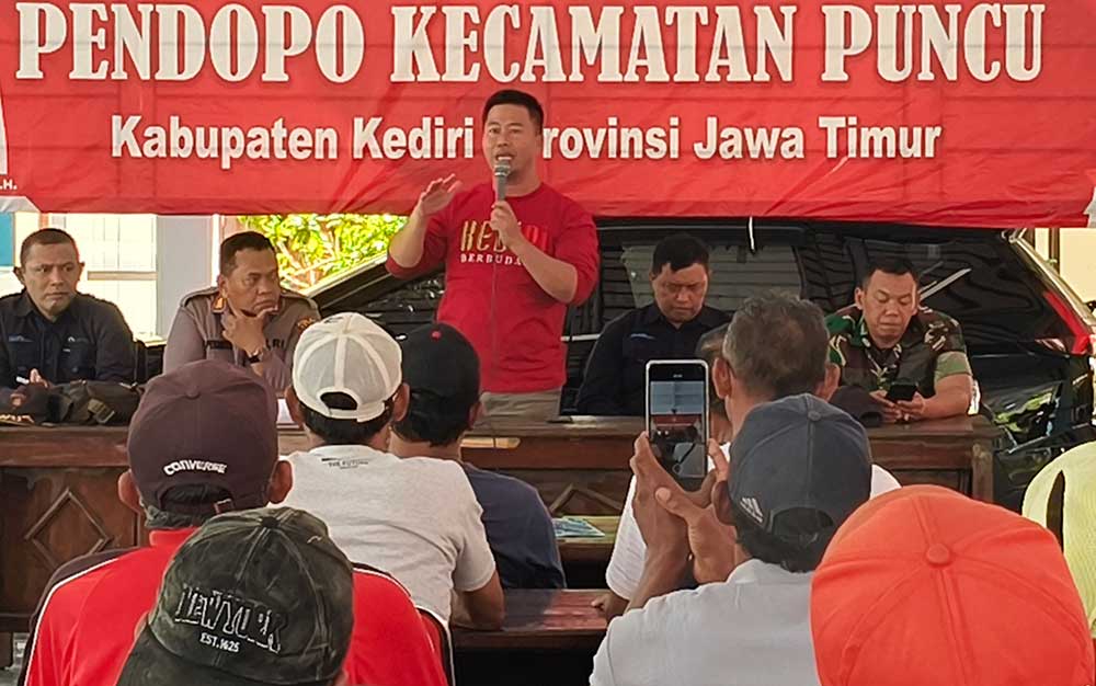 Tuntut Hak Garap Tanah Perhutani, Ratusan Warga Satak Kediri Geruduk Kantor Kecamatan Puncu