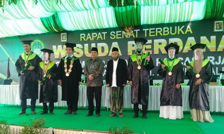 K.H. Asep Saifuddin (tengah). (foto: ist). 
