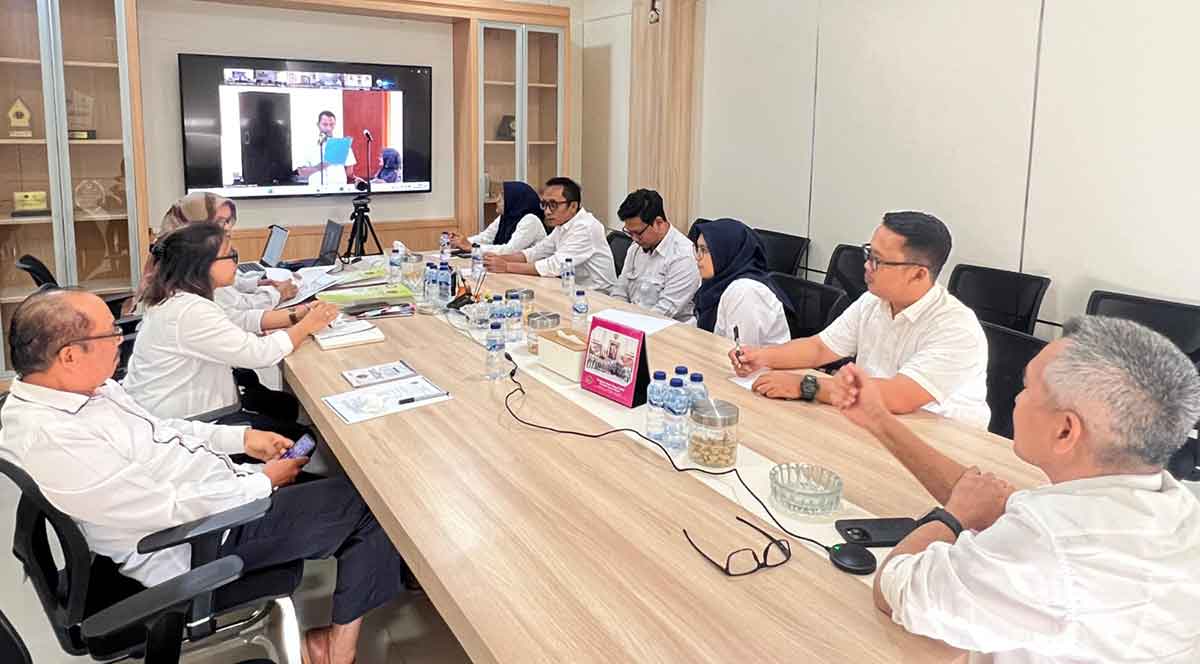 Jajaran Kantah Kabupaten Pasuruan saat mengikuti kegiatan secara daring yang digelar Kanwil BPN Jatim.