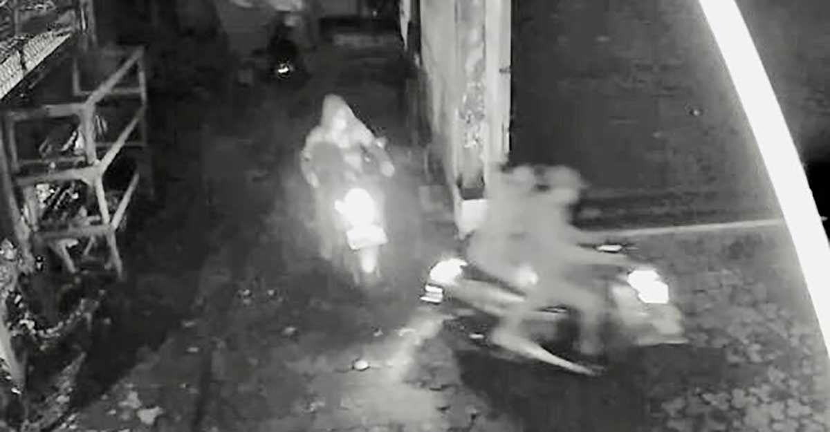 Rekaman CCTV curanmor di Surabaya.