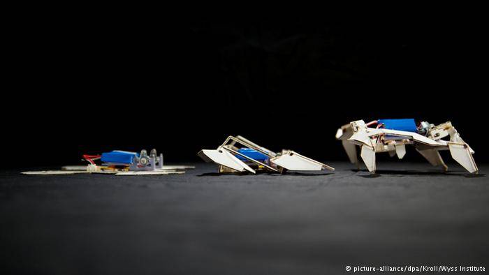 ?Robot transformer dar kertas origami. Bisa membentuk postur dirinya sendiri, dari lembaran kertas tipis. foto:repro dw.de