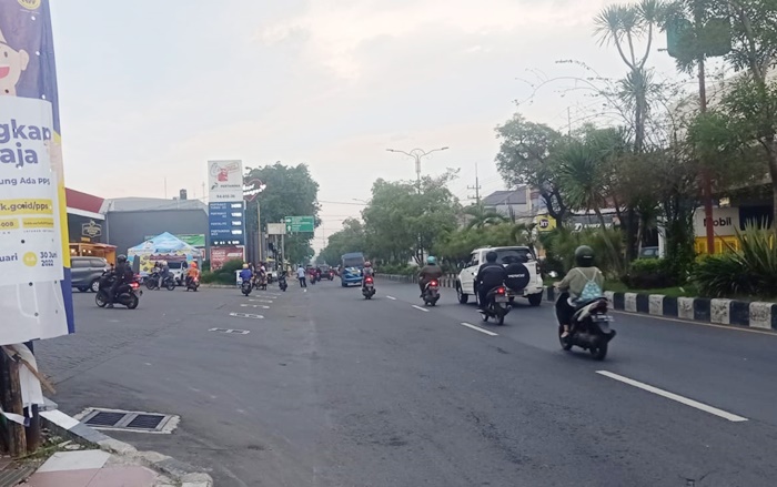 Lokasi pengeroyokan oleh geng motor terhadap seorang pemuda di depan SPBU Jalan Raya Jenggolo, Sidoarjo.