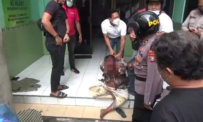 Tim Resmob dan Jatanras Polrestabes Surabaya ketika mengamankan SH.