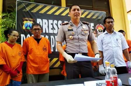 Kapolresta AKBP Alfian Nurrizal saat merilis kasus.