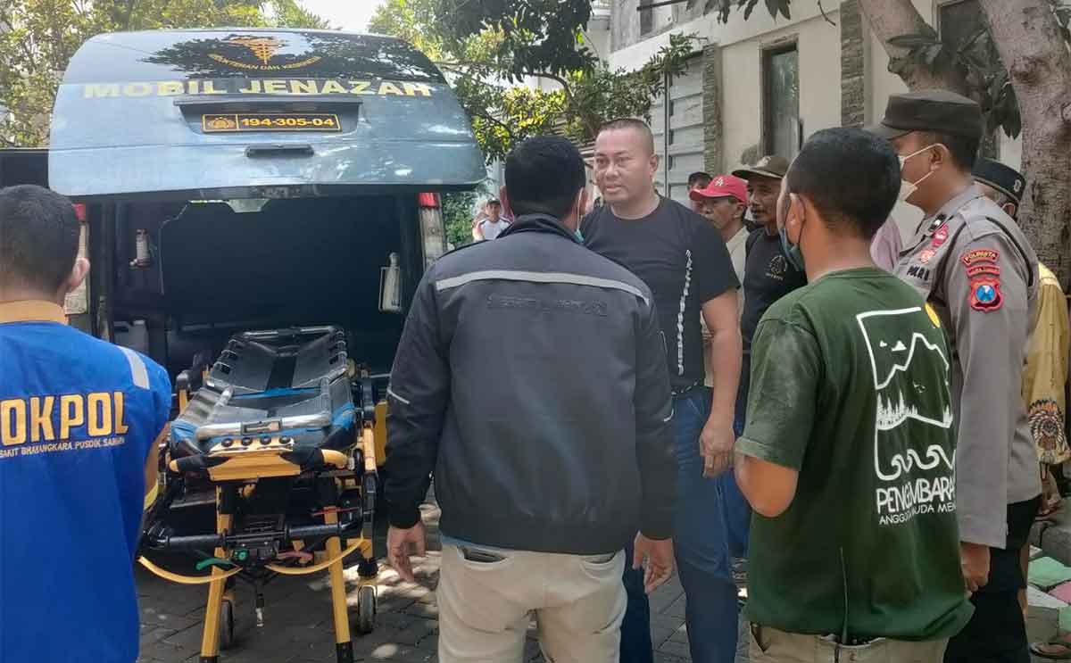 Evakuasi penemuan jenazah ART di Sidoarjo.