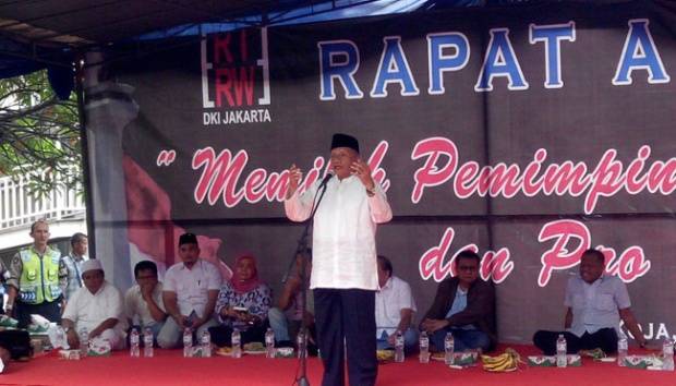 Amien Rais orasi dalam Rapat Akbar "Memilih Pemimpin Santun dan Pro Rakyat", di Pasar Lorong Permai, Jakarta Utara, 18 September 2016. Foto: Tempo/Egi Adyatama