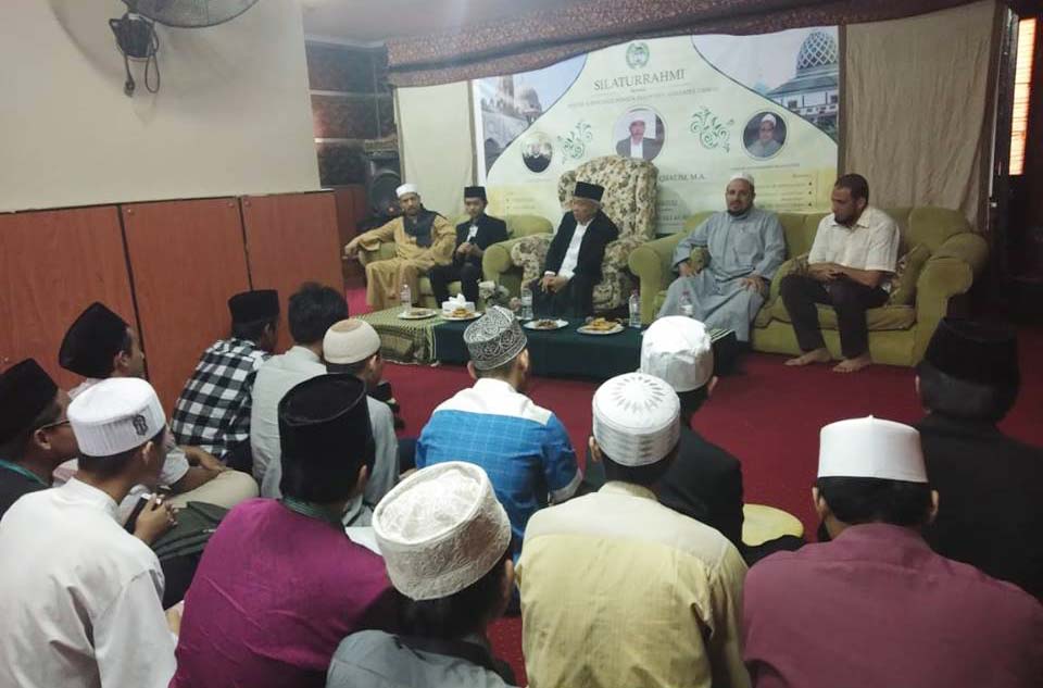 Suasana pertemuan Dr KH Asep Saifuddin Chalim bersama para ulama dan mahasiswa Kairo Mesir. foto: istimewa/bangsaonline.com