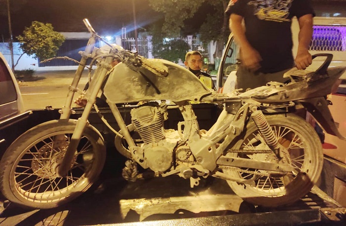 Kondisi sepeda motor Honda Mega Pro usai terbakar milik pelajar yang tewas.