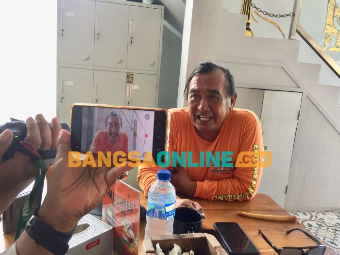 Udin alias Uud Harley, warga Jojoran. Foto: Rusmiyanto/BANGSAONLINE