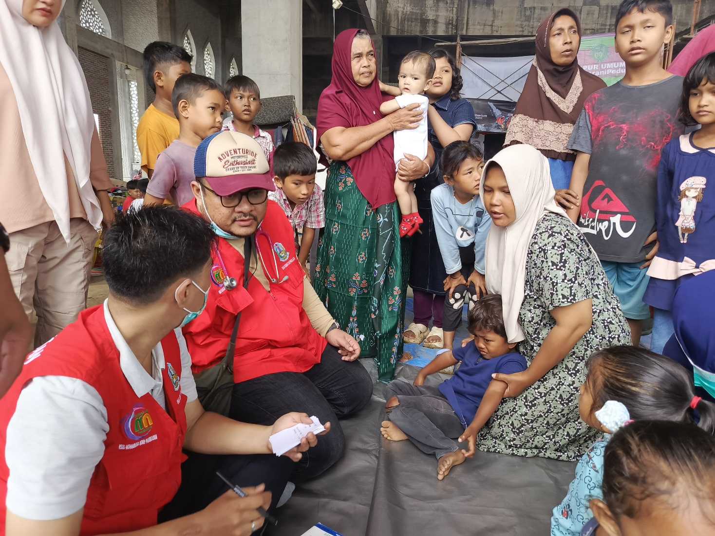 Gubernur Khofifah Kirimkan Tim Dokter Spesialis untuk Korban Bencana di Aceh
