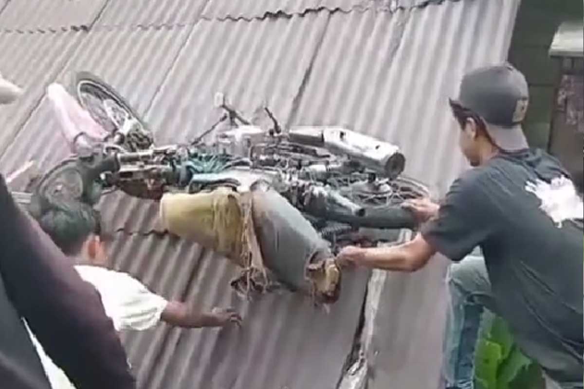 Tangkapan layar sebuah motor yang 