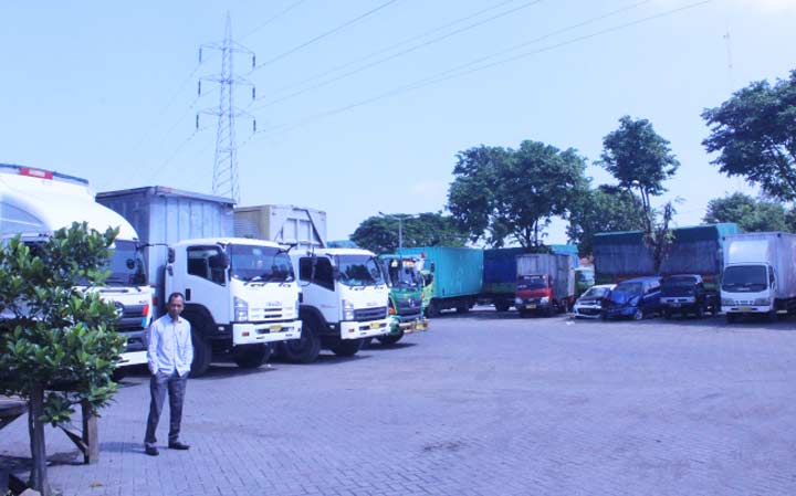 Terminal kargo di Beji, Pasuruan.