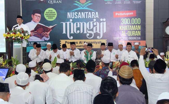 Penutupan Nusantara Mengaji di Ponpes Al Kenaniyah, Jakarta Timur, Minggu (8/5). 