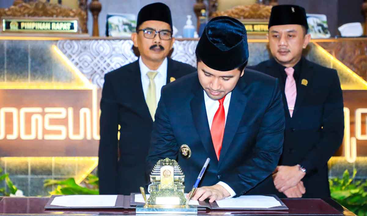 Raperda Pertanggungjawaban APBD 2024 Disetujui, Emil: Pemprov Jatim Siap Lengkapi Semua Rekomendasi