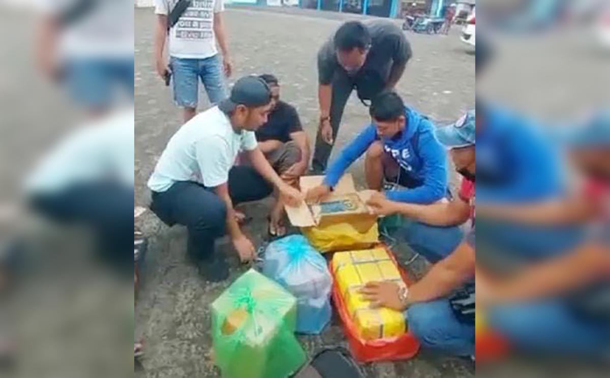 Ditpolairud Polda Jatim Amankan 5.000 Detonator Bom Ikan di Pelabuhan Situbondo