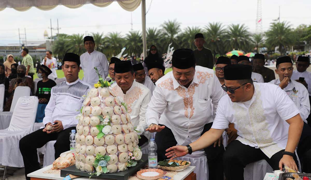 Bupati Jombang saat pelaksanaan Grebeg Apem 2026.