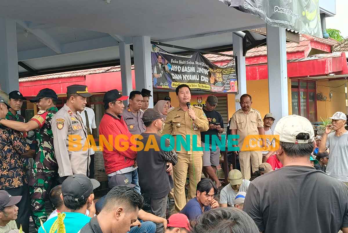 Diingkari Ketua LMDH, Warga Satak Demo Lagi ke Kantor Kecamatan Puncu