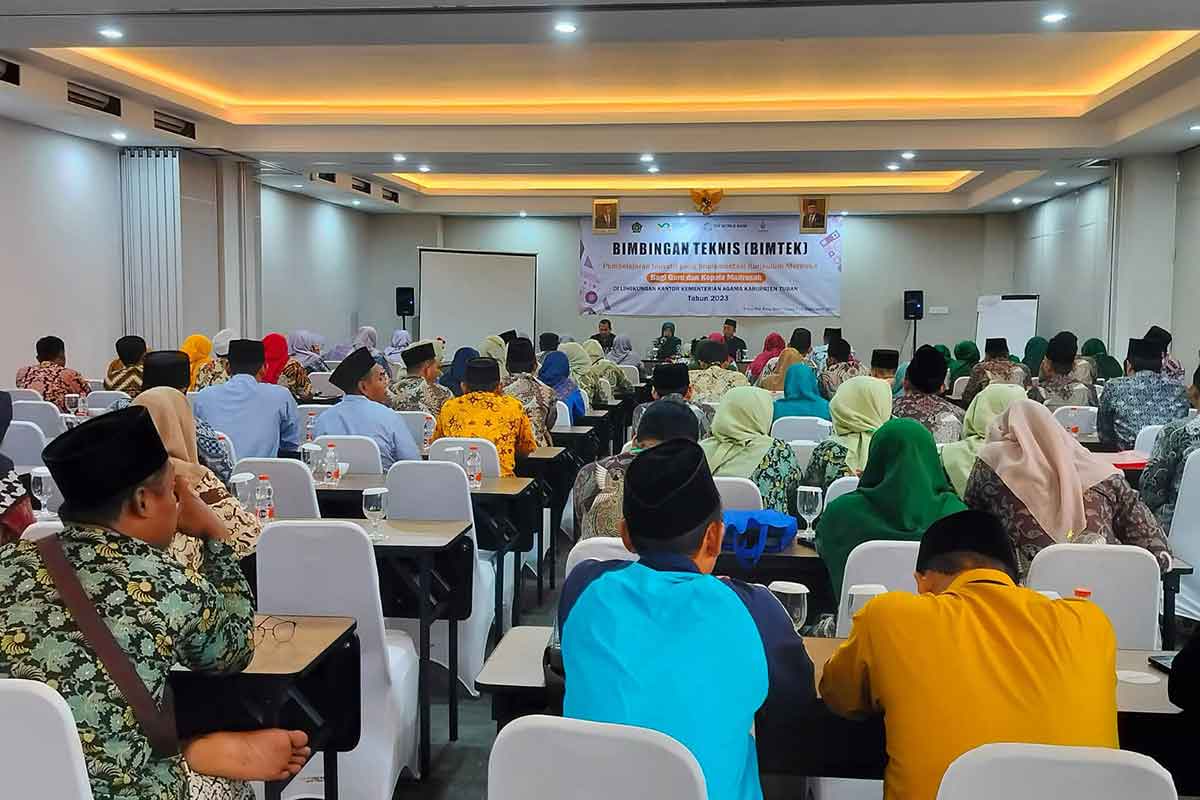 Bimtek Implementasi Kurikulum Merdeka bagi Guru dan Kepala Madrasah di Hotel FrontOne King Tuban, Minggu (3/9/2023).