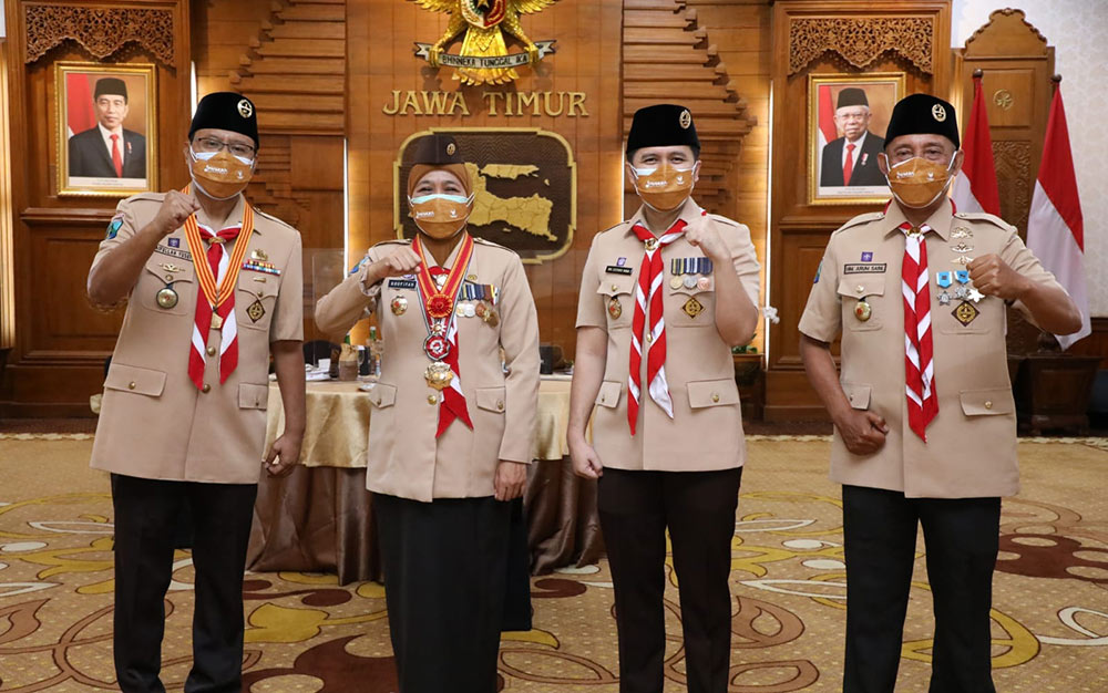 Dari kiri, Wali Kota Pasuruan Saifullah Yusuf (Gus Ipul), Ketua Mabinda Pramuka Jatim Khofifah Indar Parawansa, Wakil Gubernur Jatim Saifullah Yusuf, dan Ketua Kwarda Gerakan Pramuka Jatim H. M. Arum Sabil.  