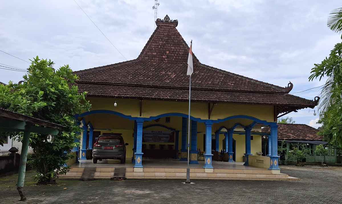Balai Desa Kujung, Kecamatan Widang, Tuban.