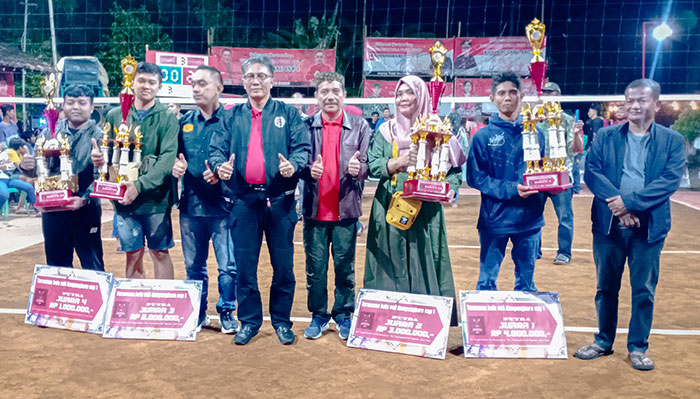 Para Juara Turnamen Bola Voli Kampungbaru Cup I.