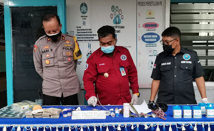Sidak di Lapas Kelas II B Blitar, Selasa (6/4/2021). (foto: ist)