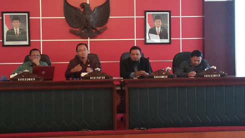 Suasana pemaparan narasumber dengan OPD Kota Blitar.
