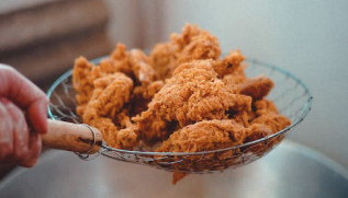 Ilustrasi olahan daging ayam apakah aman untuk penderita Diabetes? (pexels/labskiii)