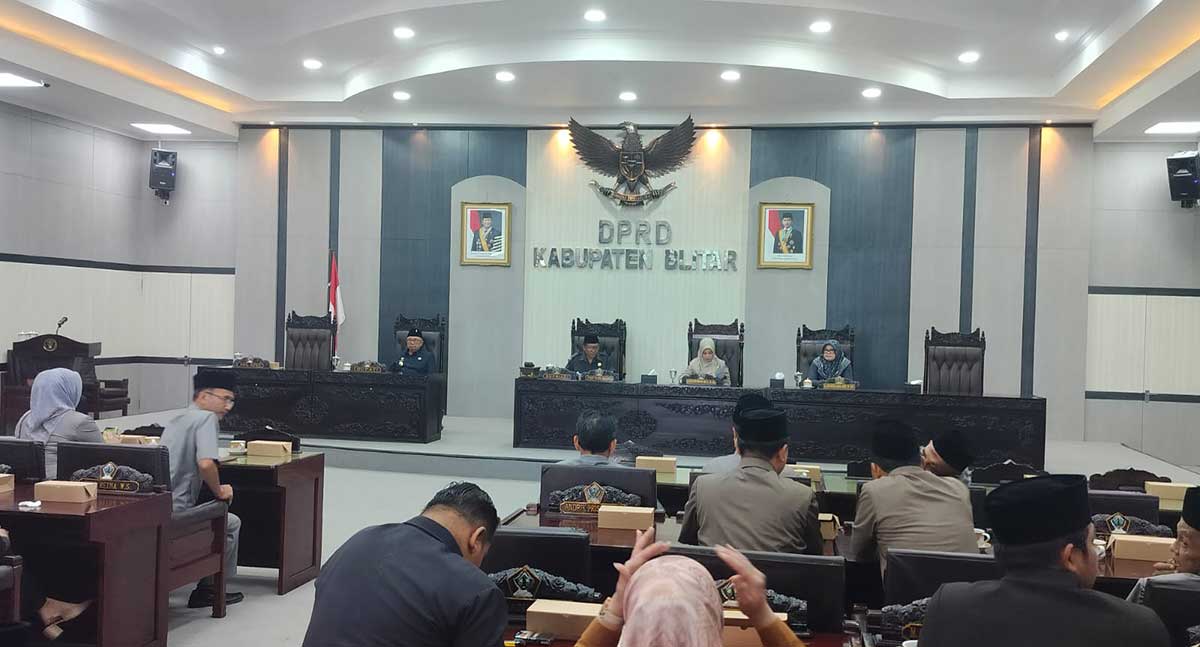 Rapat paripurna yang diselenggarakan DPRD Kabupaten Blitar.