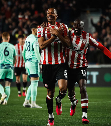 Ethan Pinnock cetak gol pembuka kemenangan Brentford atas Fulham di pekan 26.