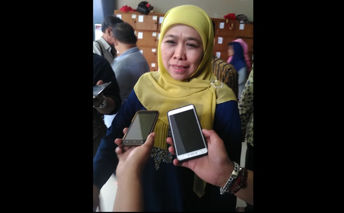 Khofifah saat ditemui oleh awak media.