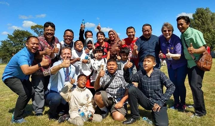 Tim Delegasi Pendidikan Kota Surabaya saat foto bersama.